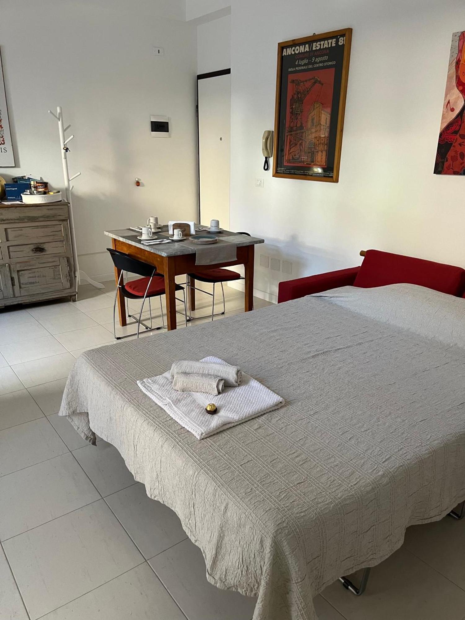 Minevaganti Apartment อังโกนา ภายนอก รูปภาพ